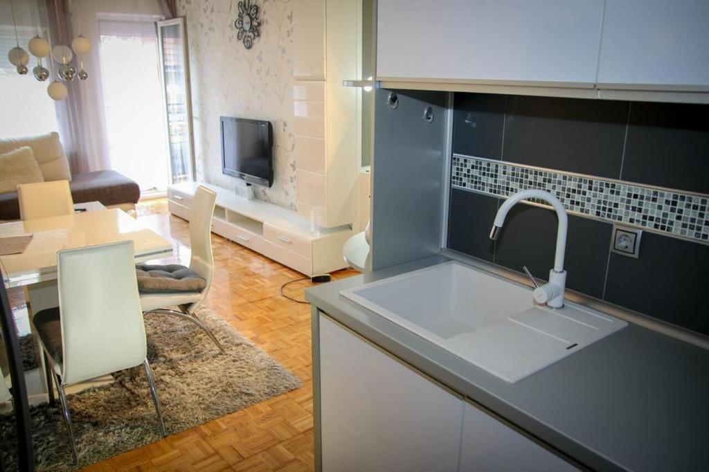 Madea Apartments Novi Sad Ngoại thất bức ảnh